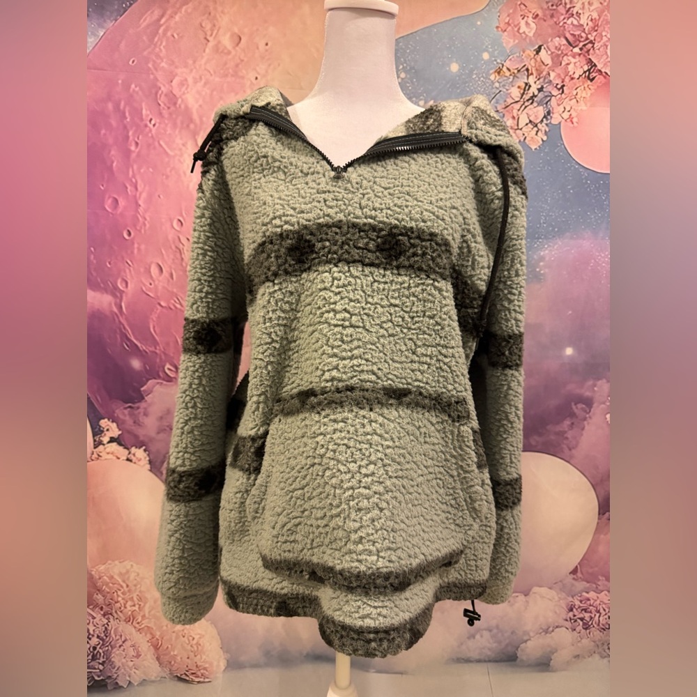 Brooklyn Cloth Gray and Black Sherpa Pullover